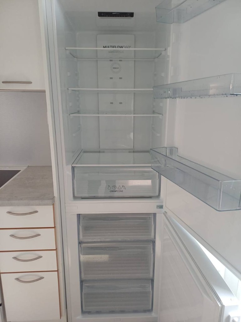 Fridge drawers after cleaning